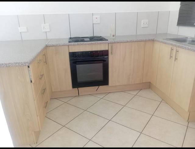 2 BEDROOM APARTMENT FOR SALE IN WATERVAL EAST
